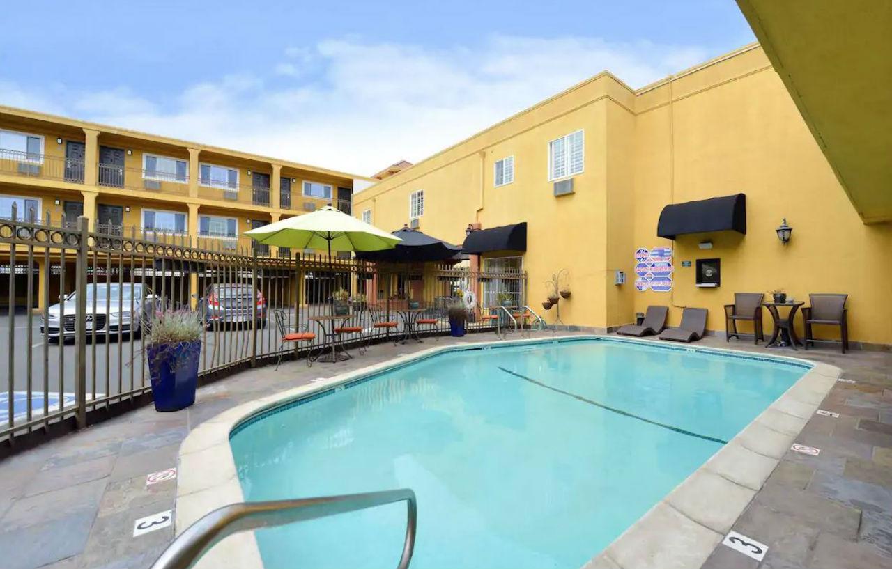 Napa Valley Hotel & Suites Екстериор снимка