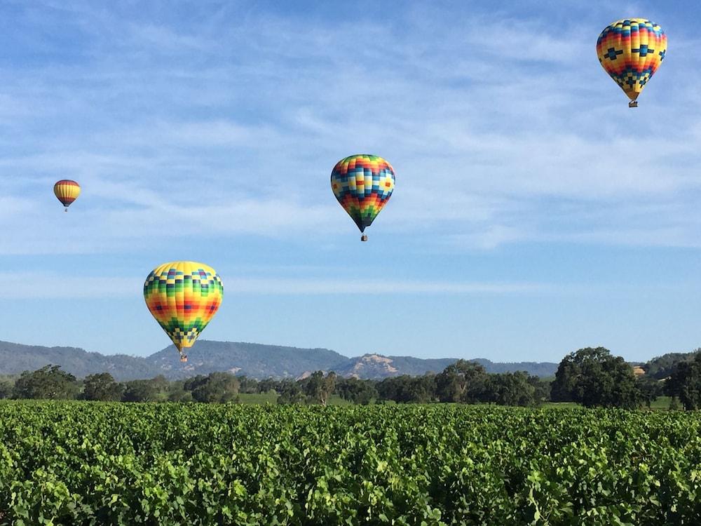 Napa Valley Hotel & Suites Екстериор снимка