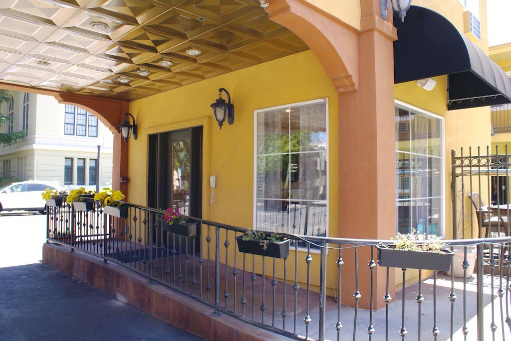 Napa Valley Hotel & Suites Екстериор снимка