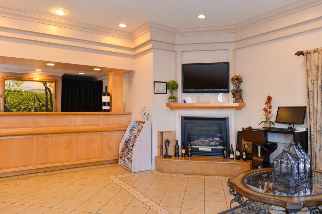 Napa Valley Hotel & Suites Екстериор снимка
