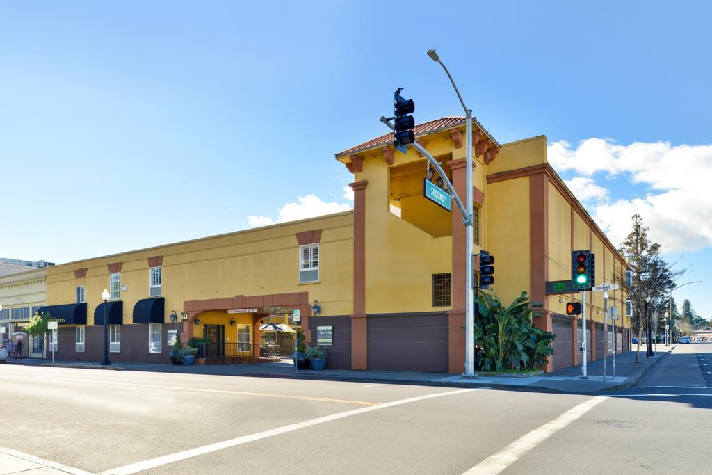 Napa Valley Hotel & Suites Екстериор снимка