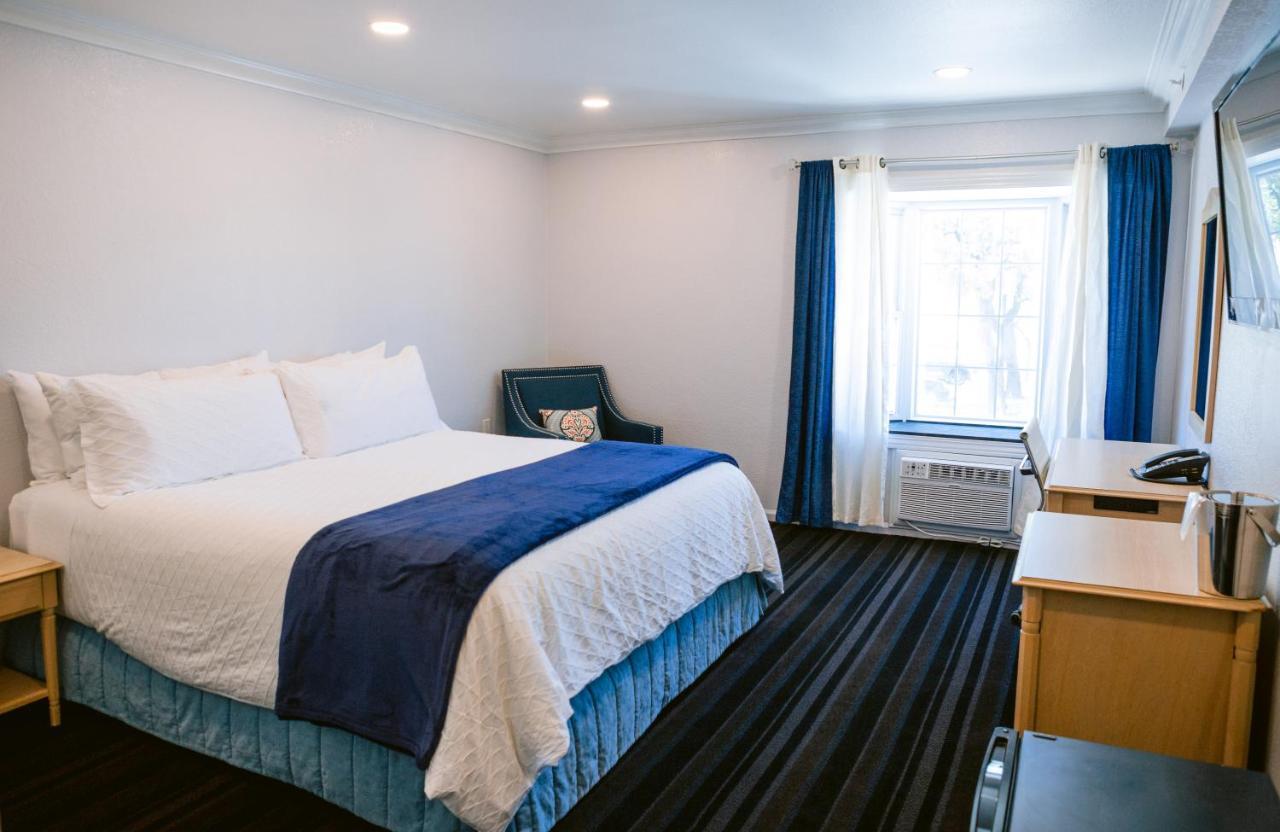 Napa Valley Hotel & Suites Екстериор снимка